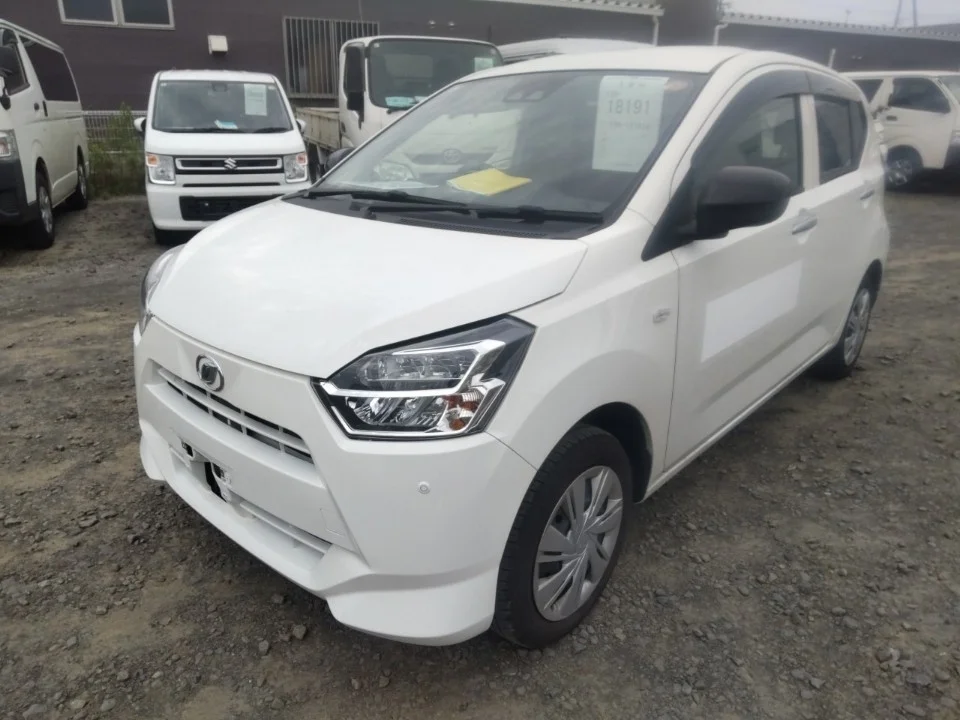 Daihatsu Mira e:S LA350S 2021